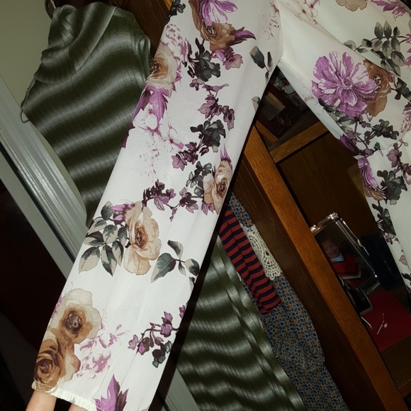 Ladies floral romper - Picture 2 of 6